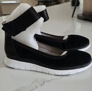 NEW In Box Vionic Fresh Camile Shoes